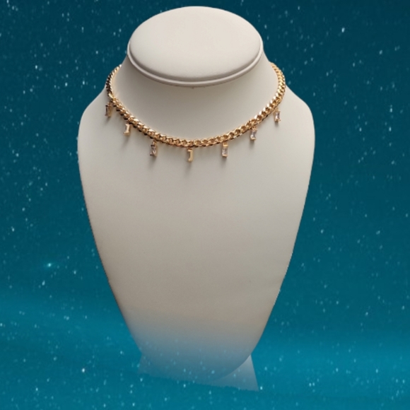 Luxury & Elegant Macy's Emerald-Cut Cubic Zirconia Link Necklace. - Picture 5 of 12